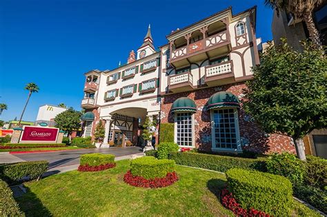 THE 10 CLOSEST Hotels to Disneyland Hotel, Anaheim.